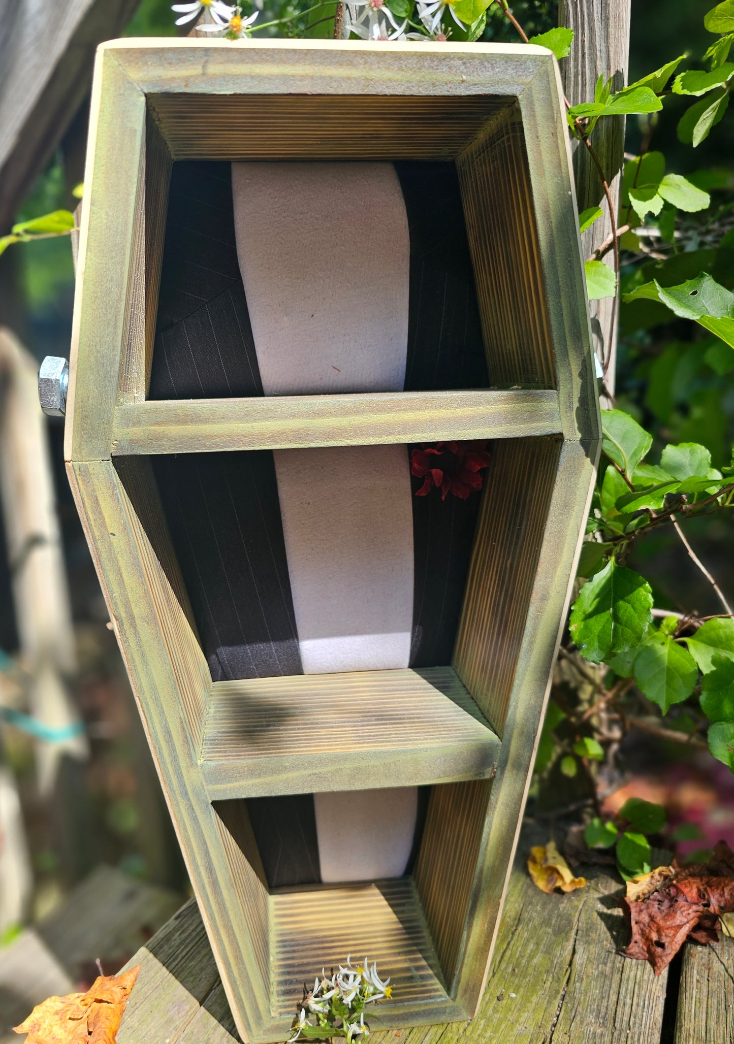 Coffin Shelf - Frank