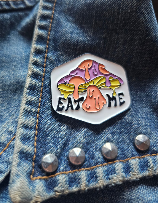 Pin "Eat Me"