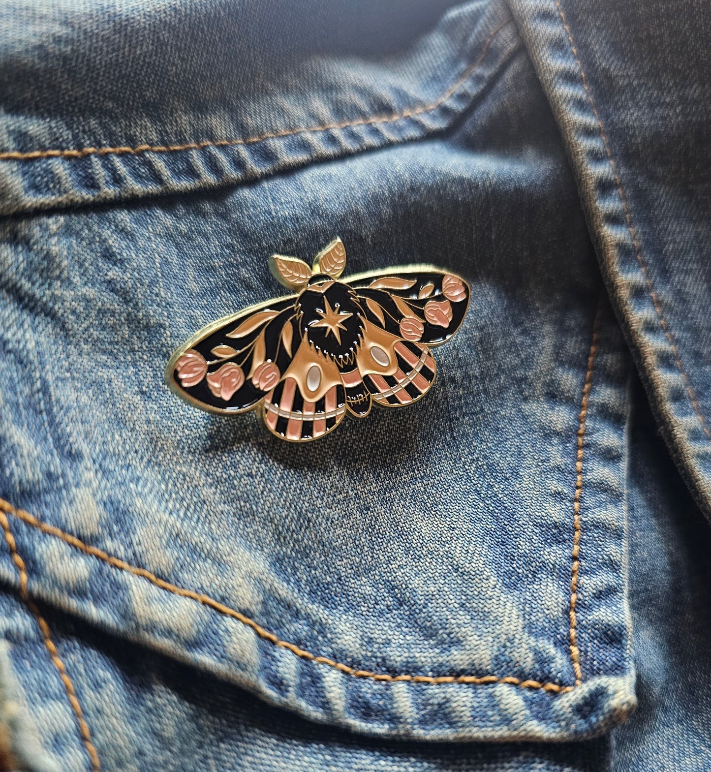 Pin - Moth