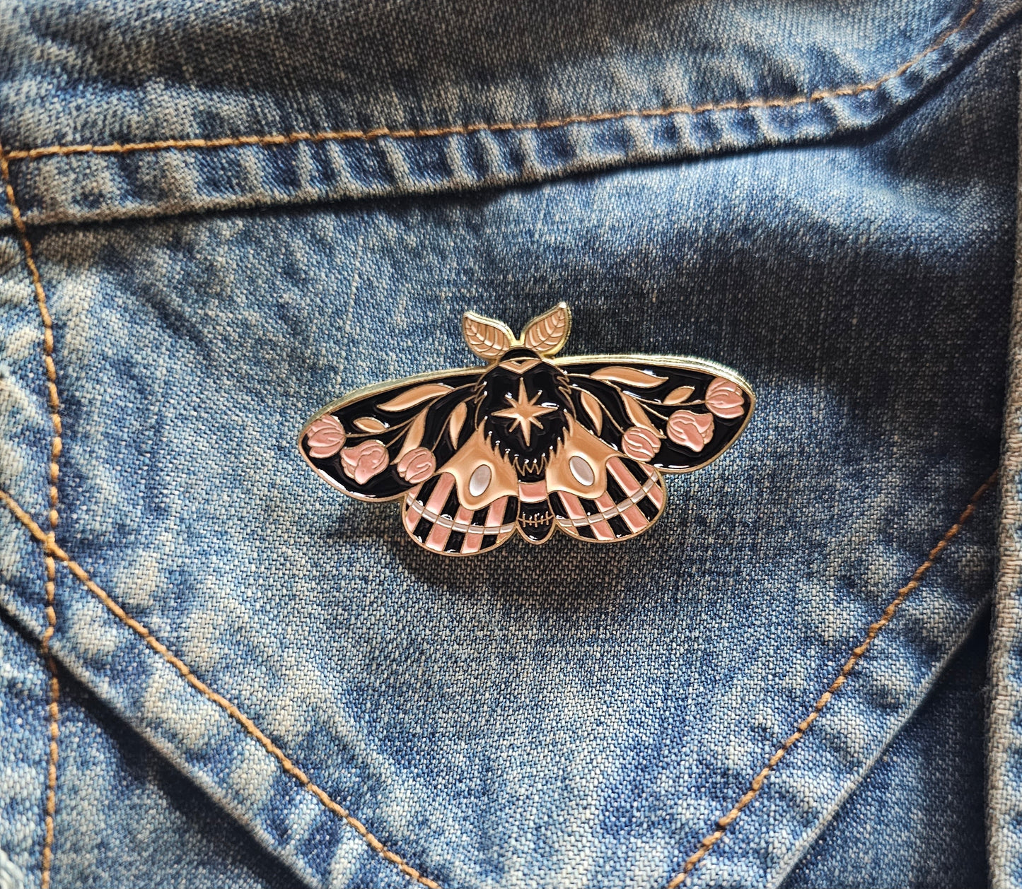 Pin - Moth